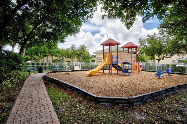 7644 Foxcroft Lane 7644, Davie, FL 33328