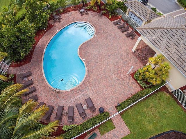 7644 Foxcroft Lane 7644, Davie, FL 33328