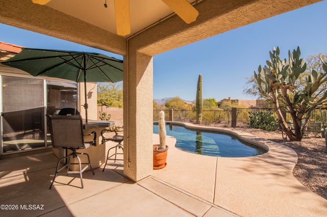 8194 N Iron Ridge Drive, Tucson, AZ 85743