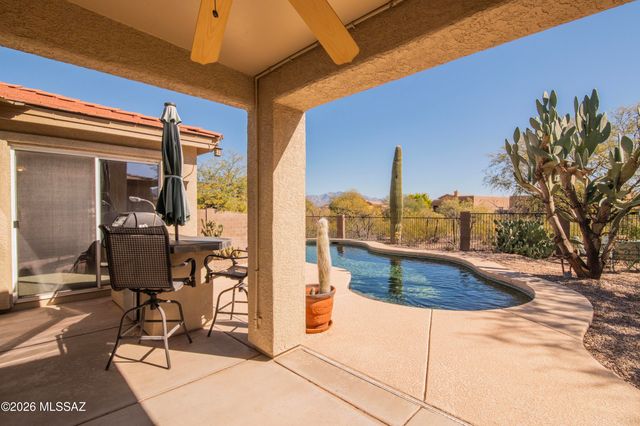 8194 N Iron Ridge Drive, Tucson, AZ 85743