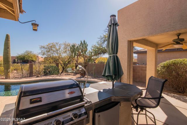 8194 N Iron Ridge Drive, Tucson, AZ 85743