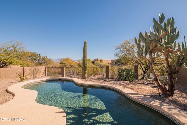 8194 N Iron Ridge Drive, Tucson, AZ 85743