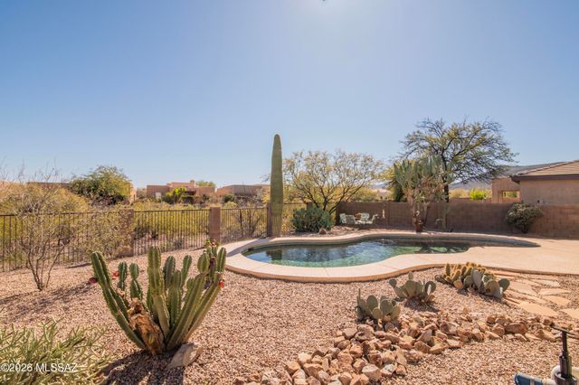 8194 N Iron Ridge Drive, Tucson, AZ 85743