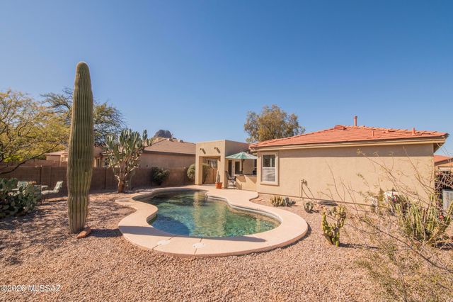 8194 N Iron Ridge Drive, Tucson, AZ 85743