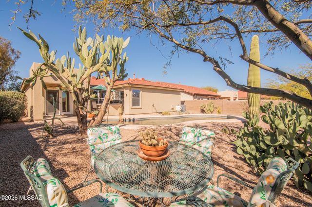 8194 N Iron Ridge Drive, Tucson, AZ 85743