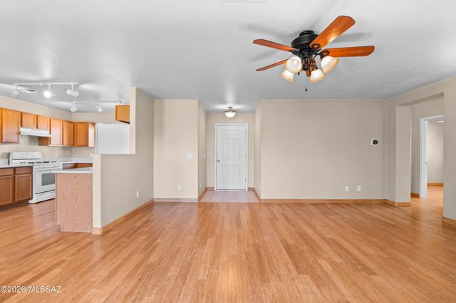 8194 N Iron Ridge Drive, Tucson, AZ 85743