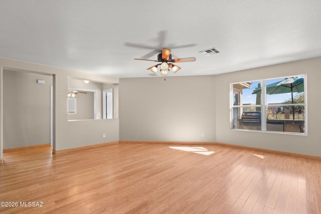 8194 N Iron Ridge Drive, Tucson, AZ 85743