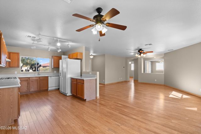 8194 N Iron Ridge Drive, Tucson, AZ 85743