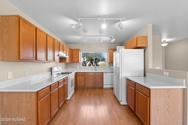 8194 N Iron Ridge Drive, Tucson, AZ 85743