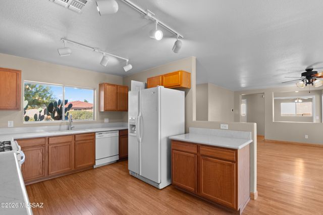 8194 N Iron Ridge Drive, Tucson, AZ 85743