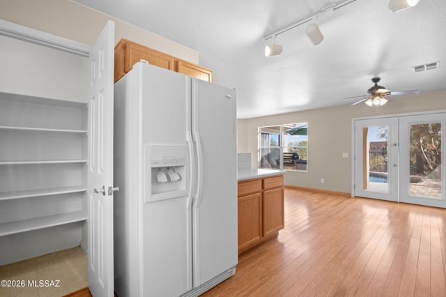 8194 N Iron Ridge Drive, Tucson, AZ 85743