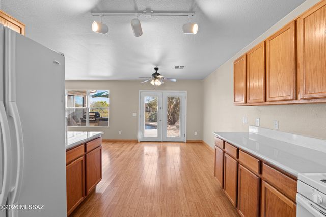 8194 N Iron Ridge Drive, Tucson, AZ 85743