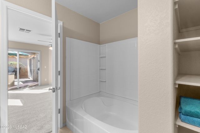 8194 N Iron Ridge Drive, Tucson, AZ 85743