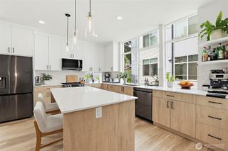 902 N 86th Street, Seattle, WA 98103