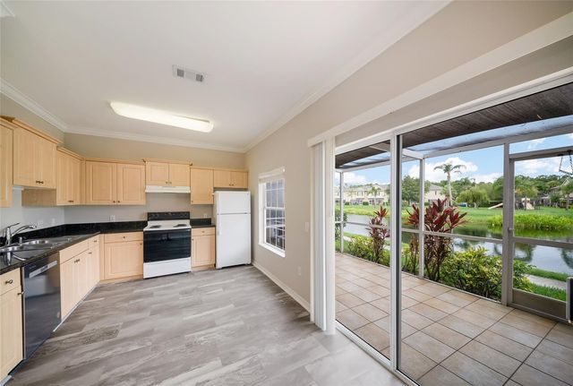 7633 PLANTATION CIRCLE 7633, University Park, FL 34201