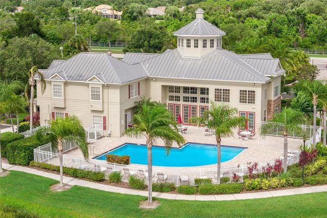 7633 PLANTATION CIRCLE 7633, University Park, FL 34201
