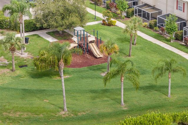 7633 PLANTATION CIRCLE 7633, University Park, FL 34201