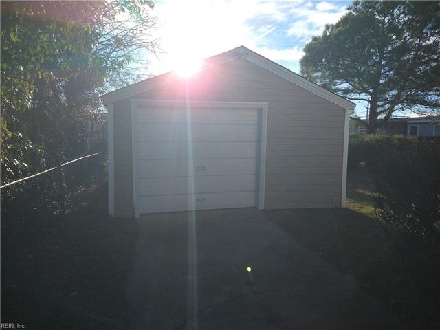 1823 Brookwood RD, Norfolk, VA 23518