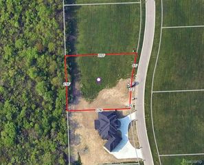 16725 Kings Fairway Lane, Grand Blanc, MI 48439