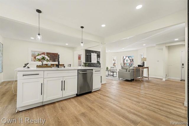 17150 Santa Barbara Drive, Detroit, MI 48221