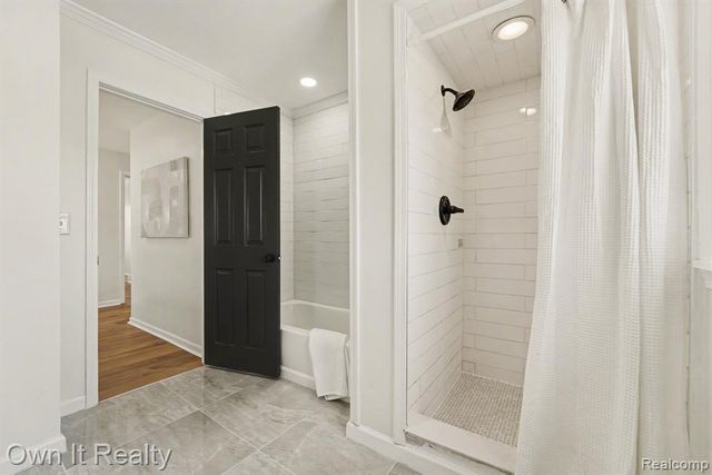 17150 Santa Barbara Drive, Detroit, MI 48221