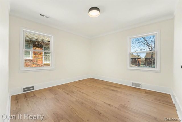 17150 Santa Barbara Drive, Detroit, MI 48221