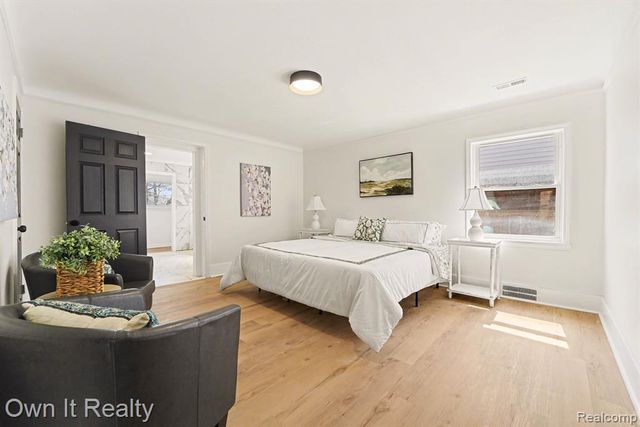 17150 Santa Barbara Drive, Detroit, MI 48221