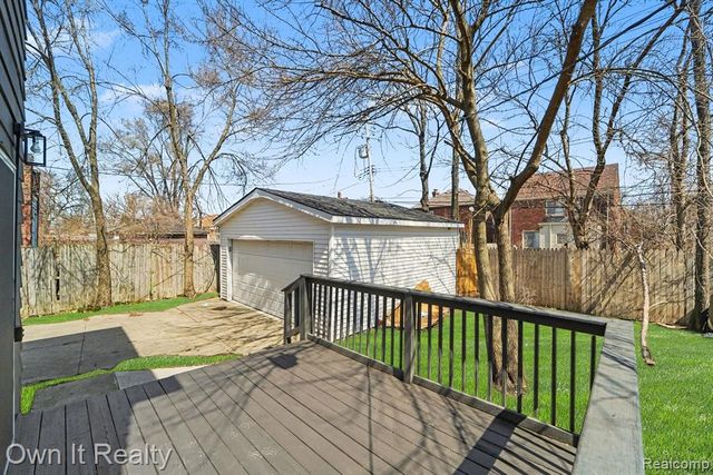 17150 Santa Barbara Drive, Detroit, MI 48221