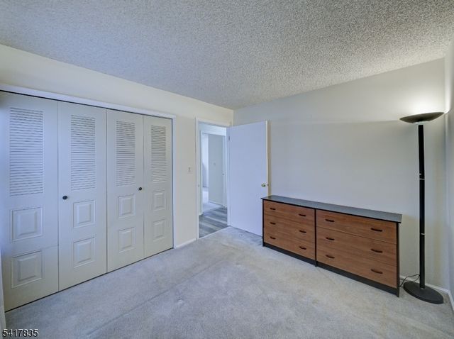 11 Lindsey Ct, Franklin Twp., NJ 08823