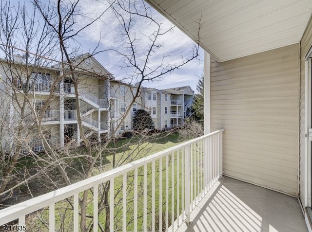 11 Lindsey Ct, Franklin Twp., NJ 08823