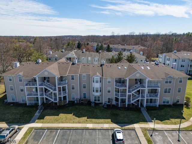 11 Lindsey Ct, Franklin Twp., NJ 08823