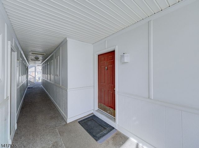 11 Lindsey Ct, Franklin Twp., NJ 08823