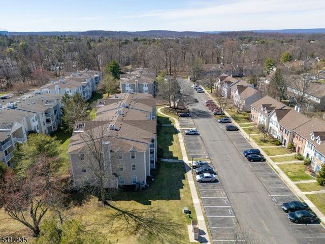 11 Lindsey Ct, Franklin Twp., NJ 08823