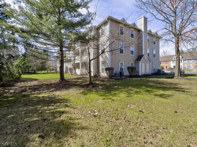 11 Lindsey Ct, Franklin Twp., NJ 08823