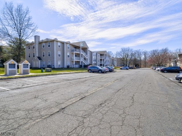 11 Lindsey Ct, Franklin Twp., NJ 08823