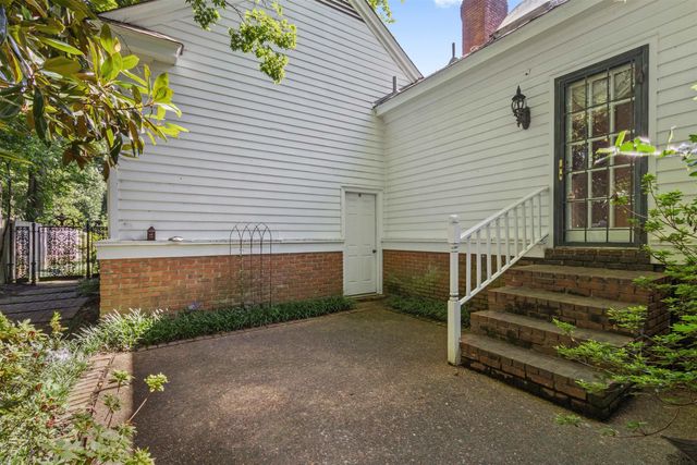 1591 E CLANLO DR, Memphis, TN 38104