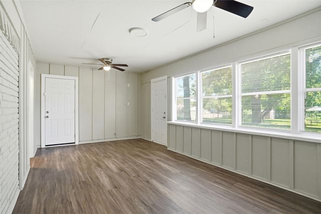 101 Glenhaven Drive, Azle, TX 76020