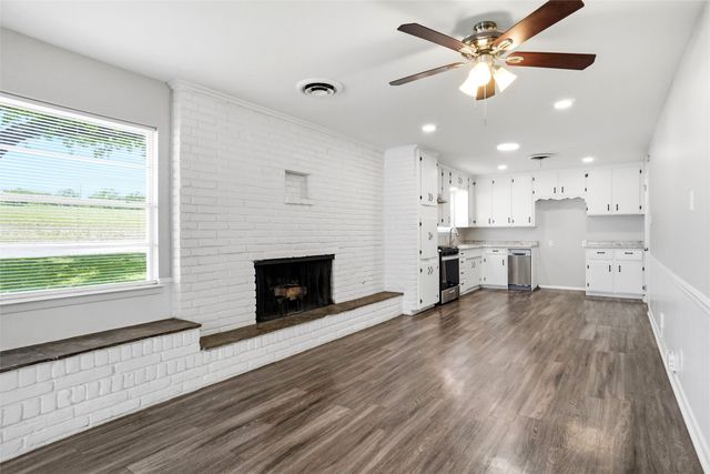 101 Glenhaven Drive, Azle, TX 76020