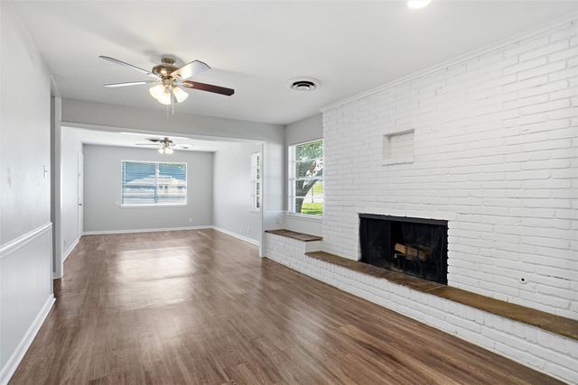 101 Glenhaven Drive, Azle, TX 76020