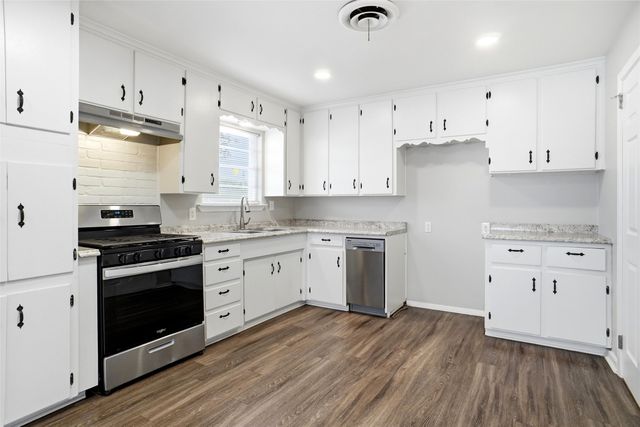 101 Glenhaven Drive, Azle, TX 76020