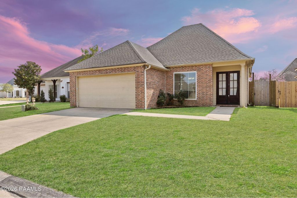 108 Fox Creek Drive, Youngsville, LA 70592