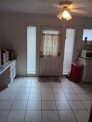 515 Devaughn St, Dothan, AL 36301