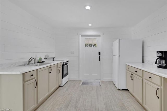 847 James ST, Fort Myers, FL 33916