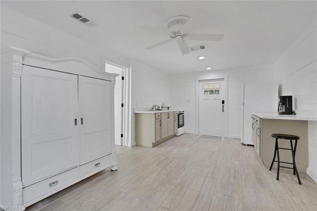 847 James ST, Fort Myers, FL 33916