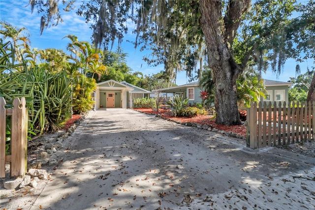847 James ST, Fort Myers, FL 33916