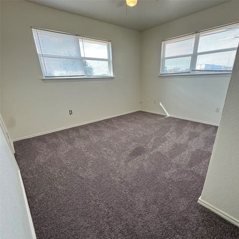 1215 Narrow Lane, Red Oak, TX 75154