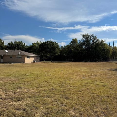 1215 Narrow Lane, Red Oak, TX 75154