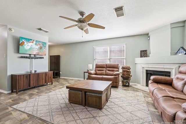 8915 Gathering Pass, Converse, TX 78109