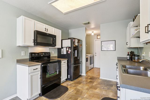 8915 Gathering Pass, Converse, TX 78109