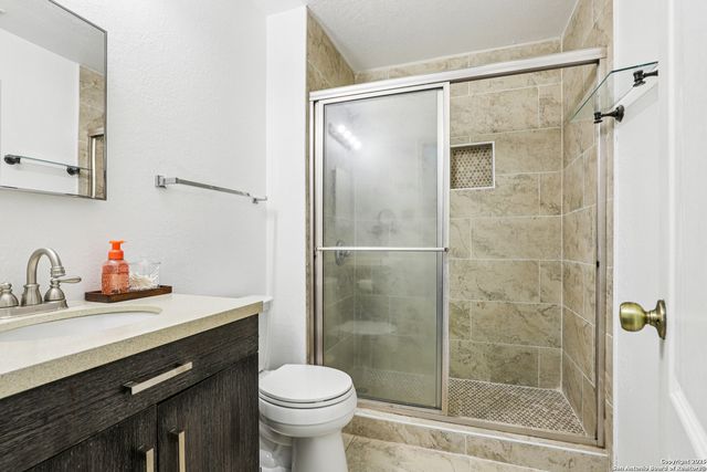 8915 Gathering Pass, Converse, TX 78109